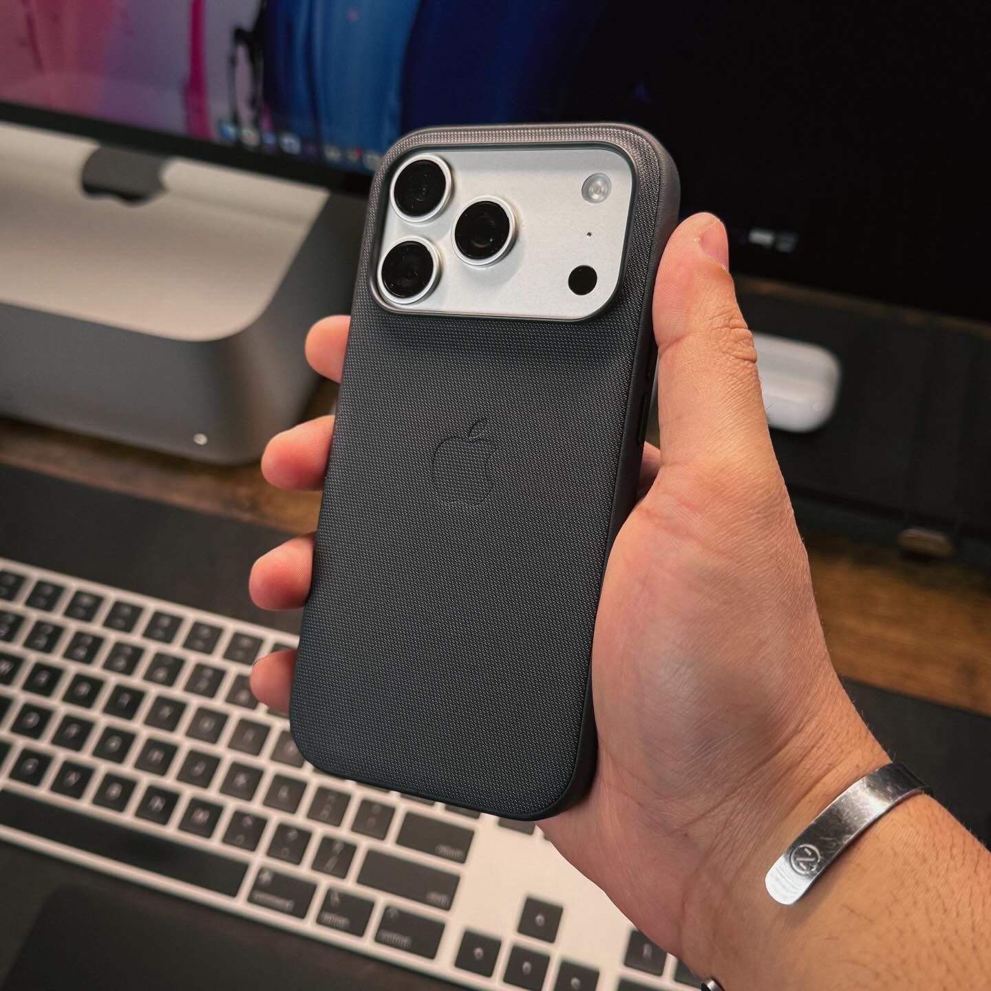 TechWoven Case (iPhone 17 Series)