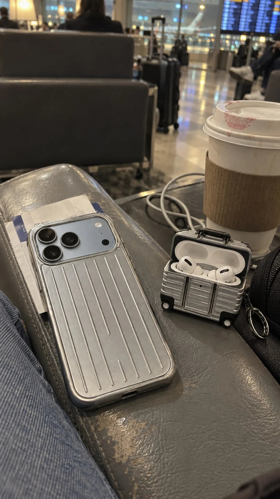 aluminium case lounge airpods silver