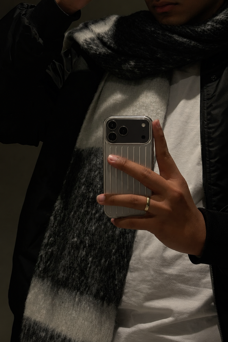 Silver Aluminium Case, mirror selfie with a scarf