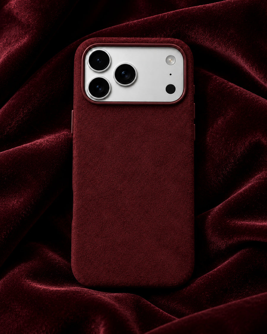 Wine Velluto Case on velvet